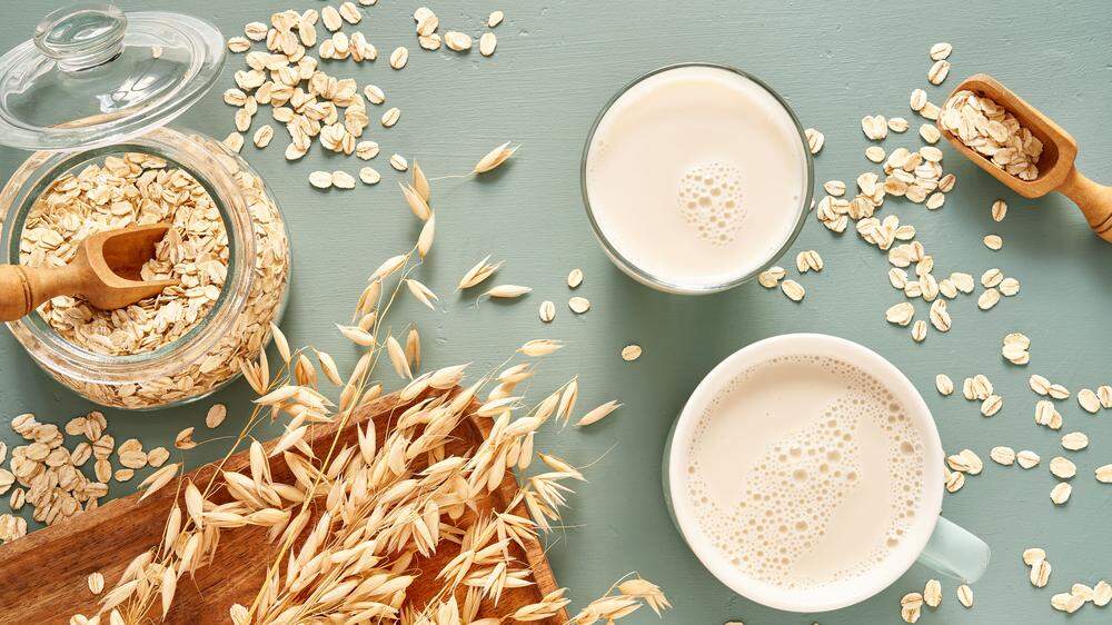 Diese Milch-Ersatzprodukte auf pflanzlicher Basis werden zumeist aus Getreidearten, Nüssen, Samen oder Hülsenfrüchten erzeugt