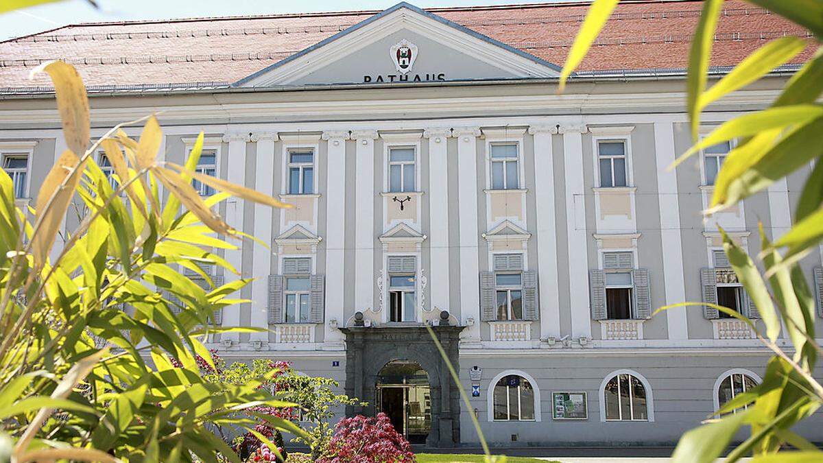 Volksanwaltschaft prüft &quot;lebenslange Dienstverträge&quot;