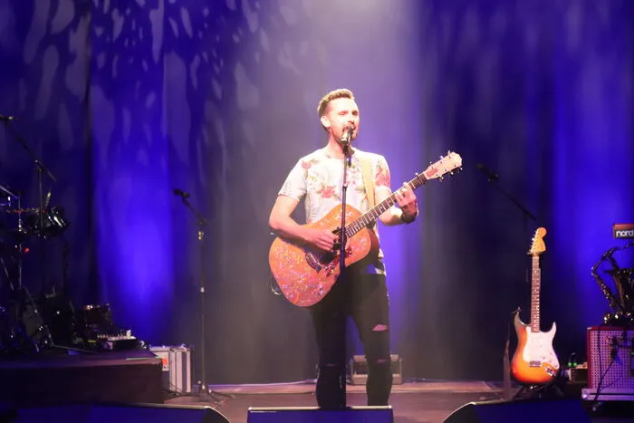 Der gebürtige Brite James Cottriall sorgte an diesem Abend als Support (Vorband;-)) mit seiner Gitarre und einem Auszug seiner Lieder, sowie deutschsprachigen Hits für gute Stimmung.