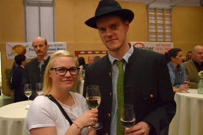 Musikalisch sorgten die Damen-Schuhplattlergruppe und die Gruppe „die Roanhupfer“ für die passende Stimmung.