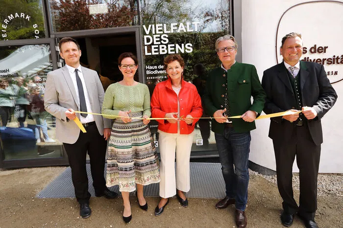 Landesrätin Ursula Lackner (SPÖ) und Tierwelt-Geschäftsführerin Alexia Getzinger