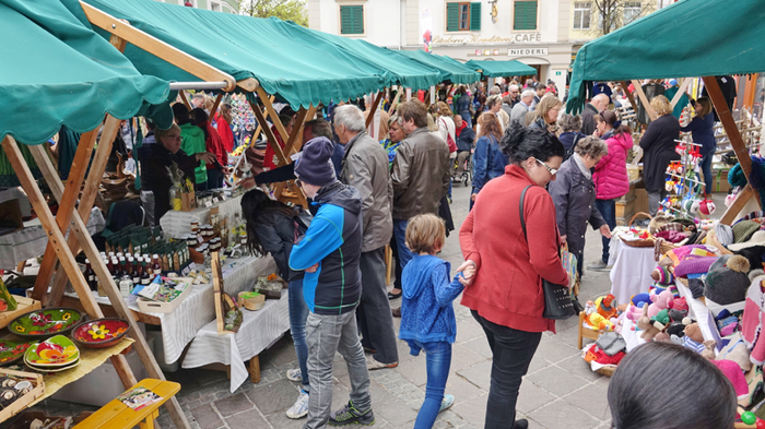 Reges Interesse fand wieder der schon traditonelle Weizer Ostermarkt am Palmsamstag in der Weizer Altstadt.