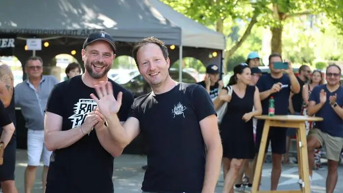 Organisiert wird das Fe´stival von Stadtrat Christoph Gräfling (Gemeinsam für Feldkirchen) und Hannes Hecher, Obmann des Vereins zur Förderung von Rock und alternativer Musik (VFRaM). 