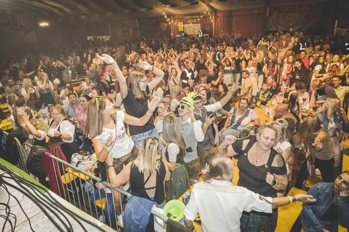 Für Partystimmung sorgten später auch Die Draufgänger. Ihr Auftritt zählte zu den musikalischen Höhepunkten des Abends.