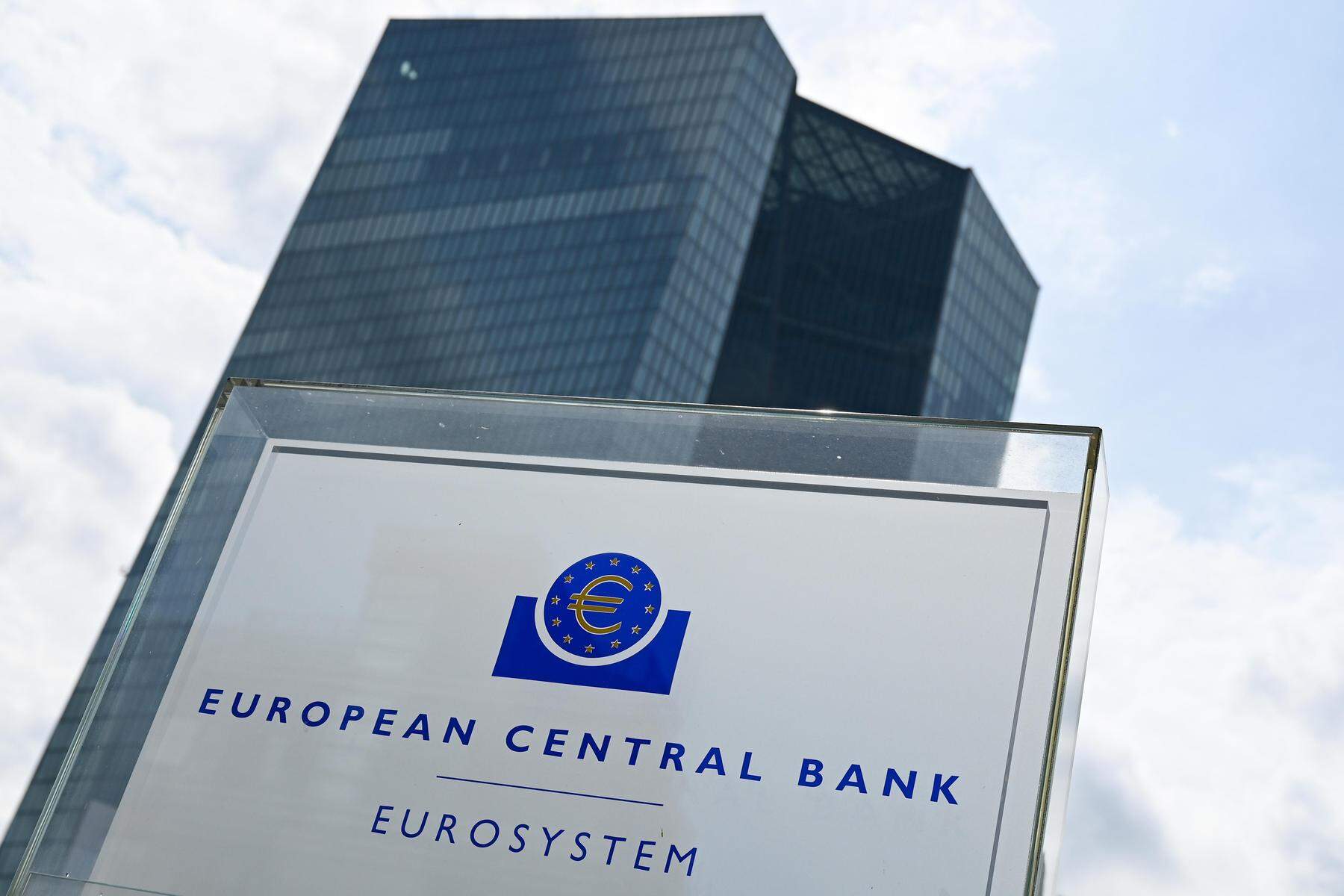 „Wichtig zu wissen“ | EZB steuert laut Ratsmitglied De Cos auf Zinssenkung zu