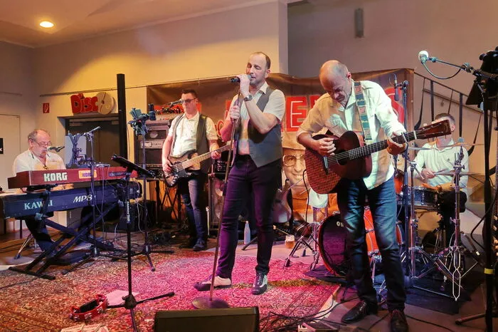 Bestens unterhalten wurden die Gäste von den Tanzbands „Edi &amp; Friends“ und „Robert &amp; Friends“ sowie von der Disco „Zerone the Next Generation“.