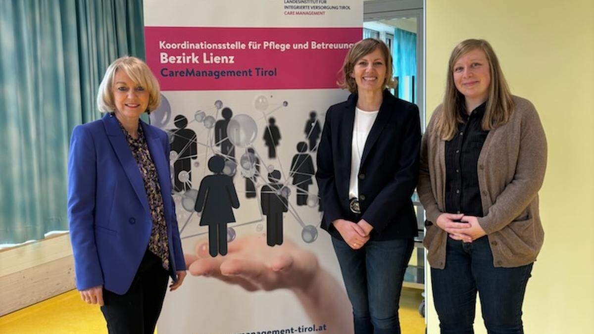 Landeskoordinatorin Gabi Schiessling, Claudia Obererlacher und Elisabeth Ranacher