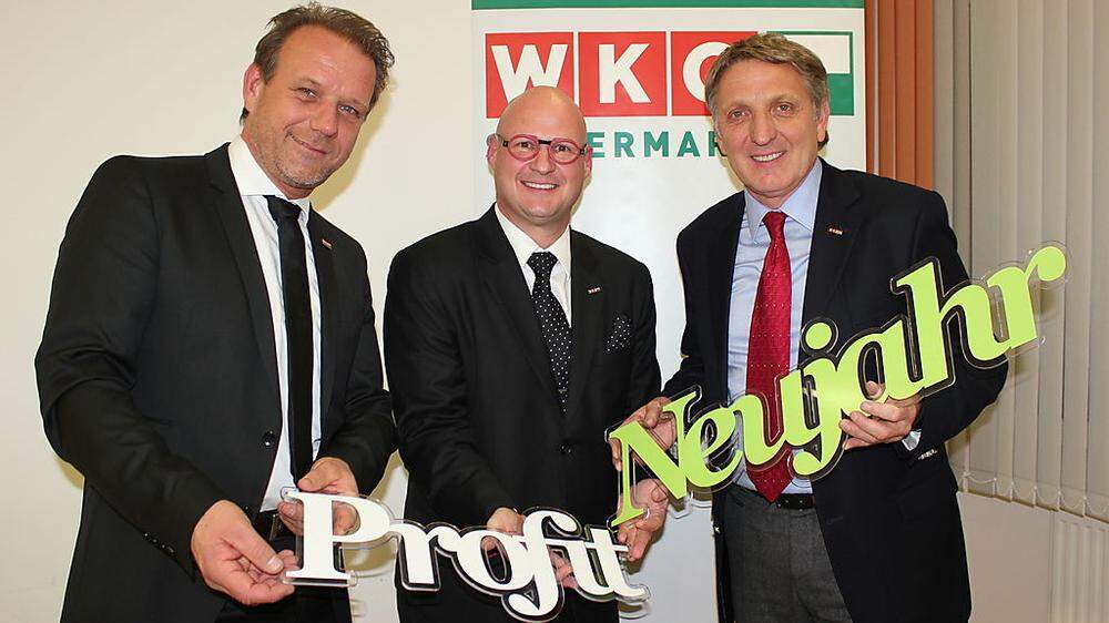 Sie freute sich beim „Wirtschaftscocktail“ der WK über ein volles Haus: Andreas Herz, Peter Sükar, Josef Herk (von links)