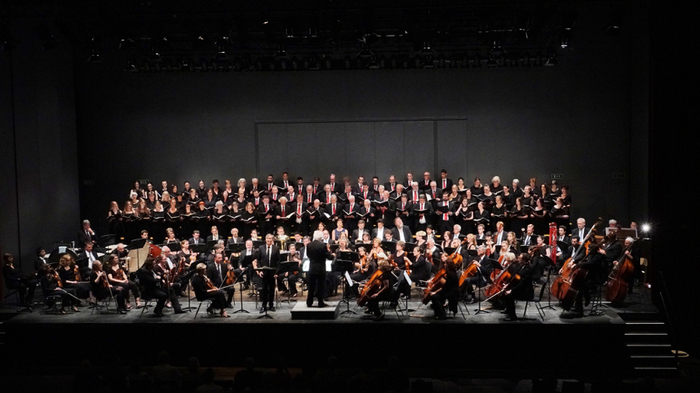 Sieben hervorragende Solisten, 70 Musiker des "Orchesters der Gesellschaft der Musikfreunde Wien" und 90 Sängerinnen und Sänger des "Internarionalen Franz Schmidt Konzertchors" beeindruckten.