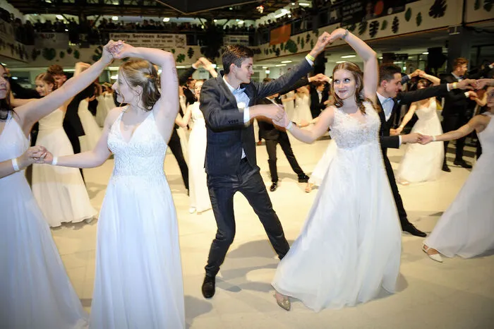 Insgesamt feierten 1600 Gäste mit den Schülerinnen und Schülern eine rauschende Ballnacht.