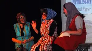 Von humorvollen Sketchen über mitreißende Gesangseinlagen, das Pfarrfaschingsprogramm ließ keine Wünsche in Markt Hartmannsdorf  offen