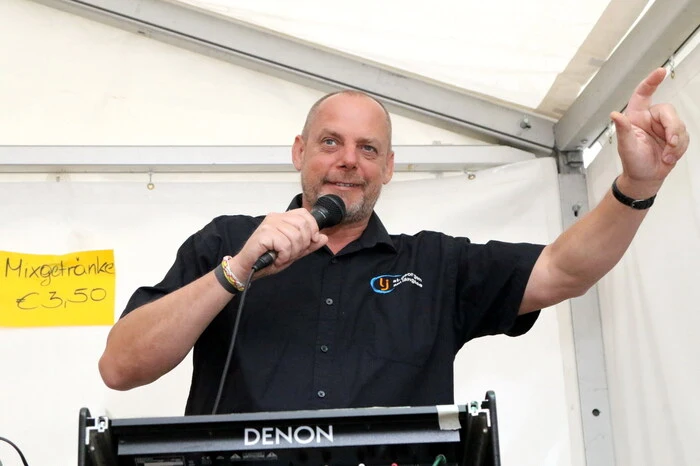... sowie DJ „Auge“. 