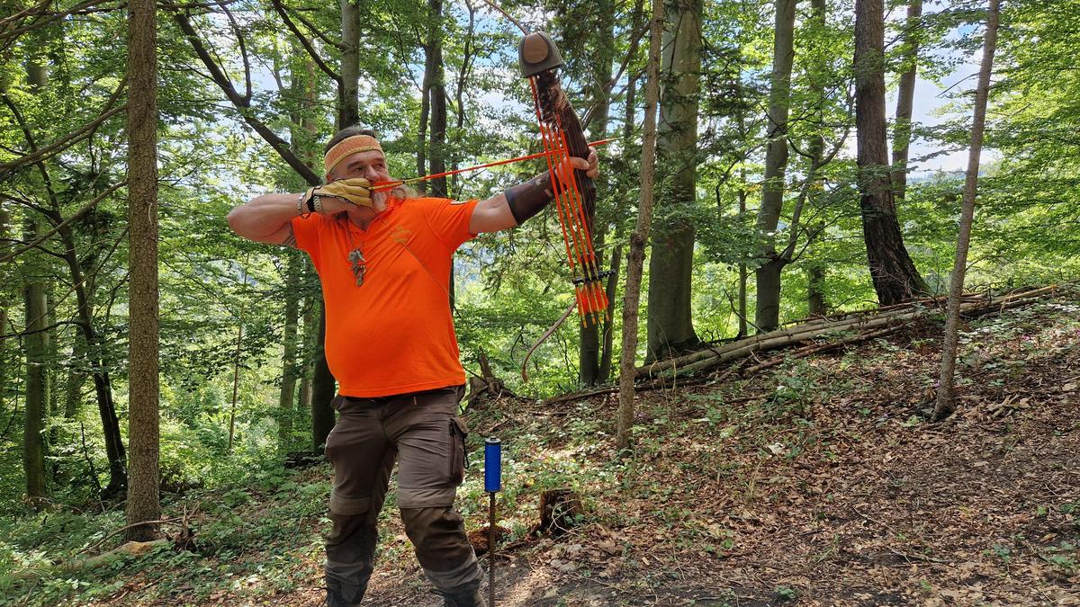 Michael Wagner, Obmann des BSC Holzmichl, hat kürzlich die neue Bogenschießanlage in Piber eröffnet