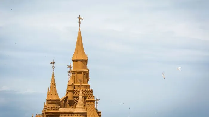 Das 20. Sandskulpturenfestival im belgischen Ostende steht heuer ganz im Zeichen von Disney World.