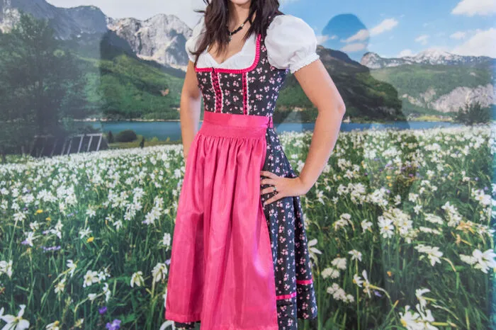 Karin Gössler (24) aus Schwasdorf beherrscht die Kurrentschrift.