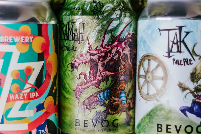 Die Biere "Buzz", "Kramah" und "Tak" (v.l.)