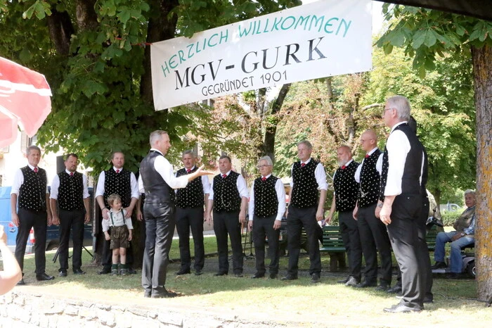 Grund des großen Sängerschar-Aufmarsches: Der Männergesangsverein (MGV) Gurk (Foto) lud unter Obmann Gerhard Kalsberger und Chorleiter Johann Tuppinger zur 24. Kärntner Sängerwallfahrt. 