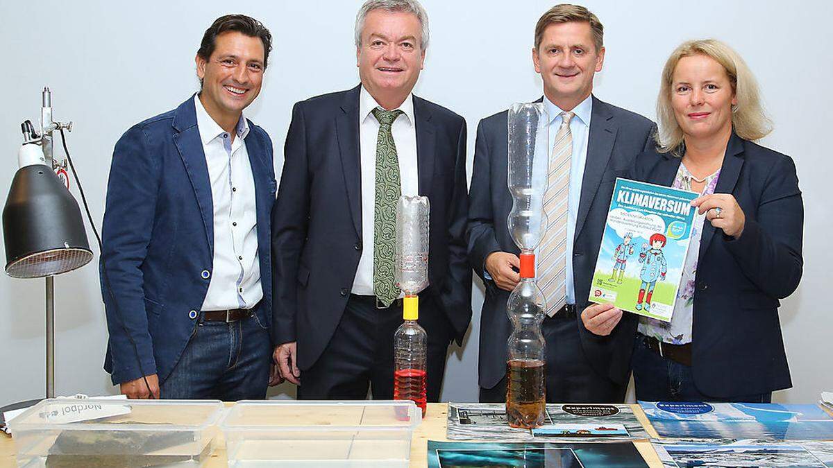 Jörg Ehtreiber, Geschäftsführer Kindermuseum Graz; Landesrat Anton Lang; Bürgermeister Kurt Wallner; Andrea Gössinger-Wieser, Klimaschutzkoordinatorin des Landes Steiermark (von links)