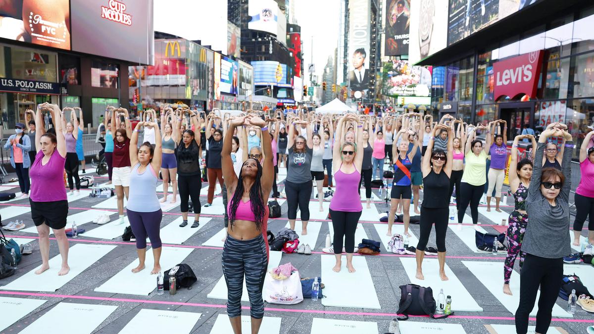 Hunderte Menschen fanden sich am Time Square ein