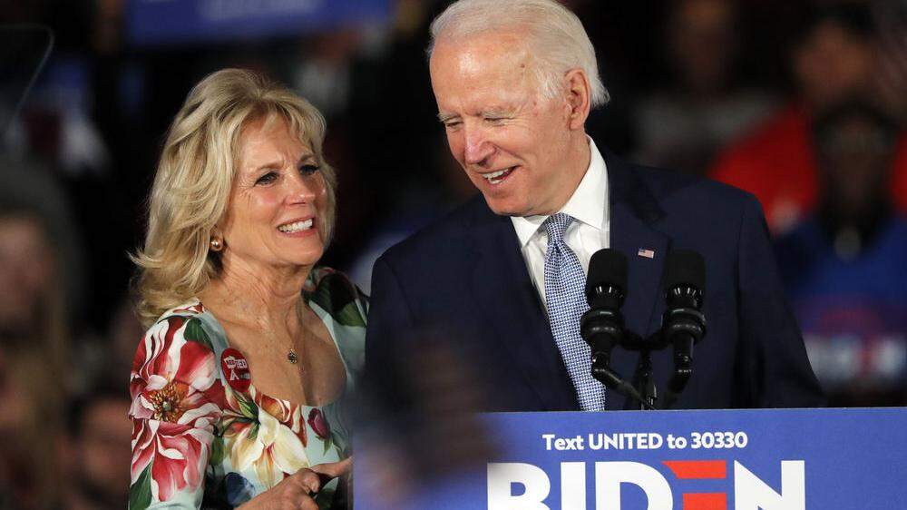 Jill und Joe Biden: Ab vier Uhr MESZ heute Nacht steht der Name Jill Biden auf dem Nominierungsparteitag der Demokraten