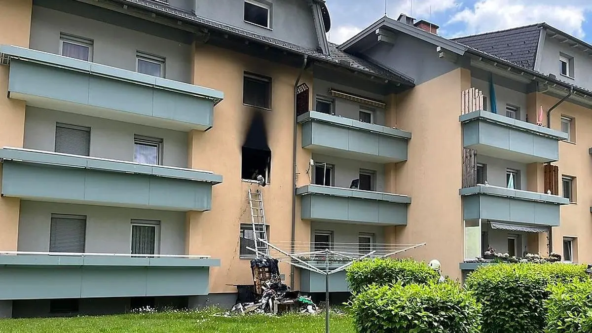 Die Wohnung, in der das Feuer ausbrach, ist vollständig ausgebrannt