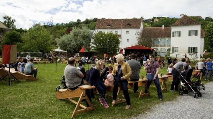Das Ritterfest im Hartberger Schlosspark zog viele große und kleine Besucher an