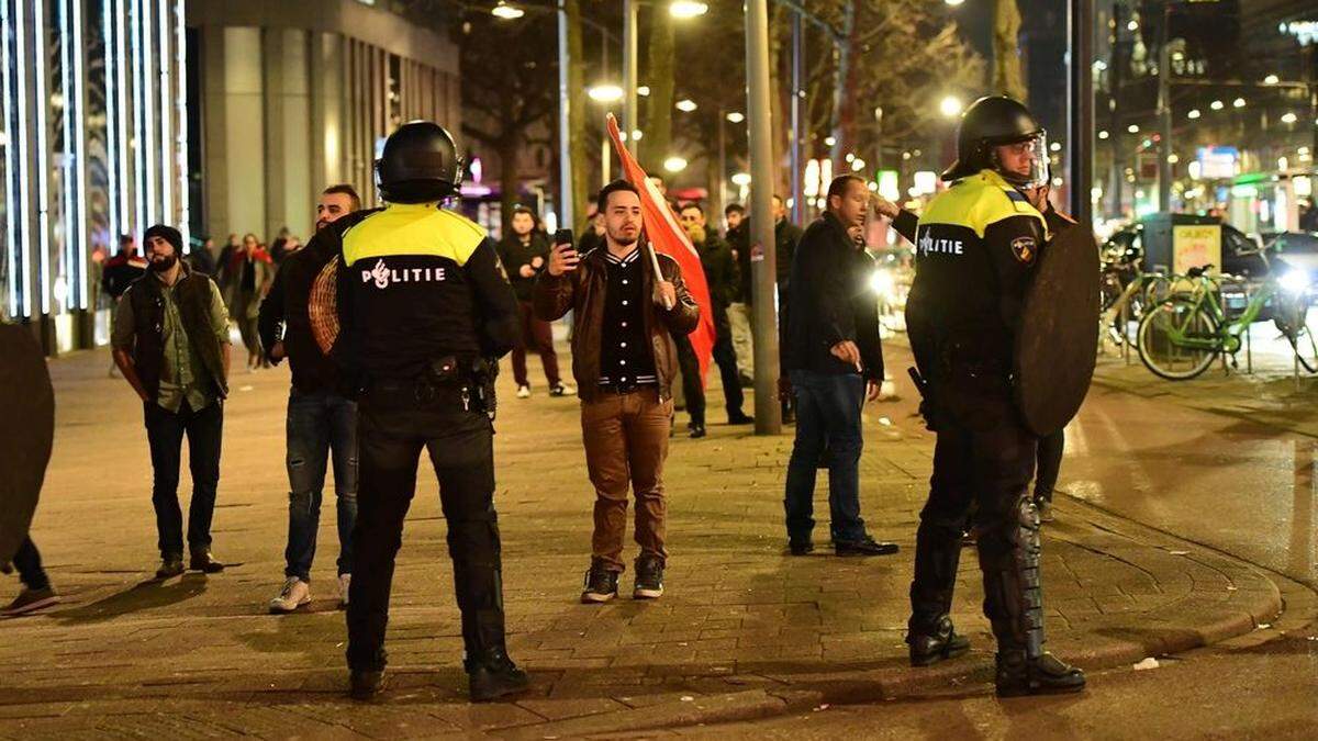 Auch in Rotterdam war es tags zuvor zu Unruhen gekommen 