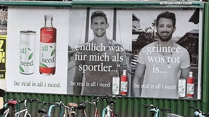 Sebastian „Woscht“ Müller (rechts) aus Nussdorf-Debant schaffte es mit seinem Slogan in private TV-Sender und auf Plakatwände 