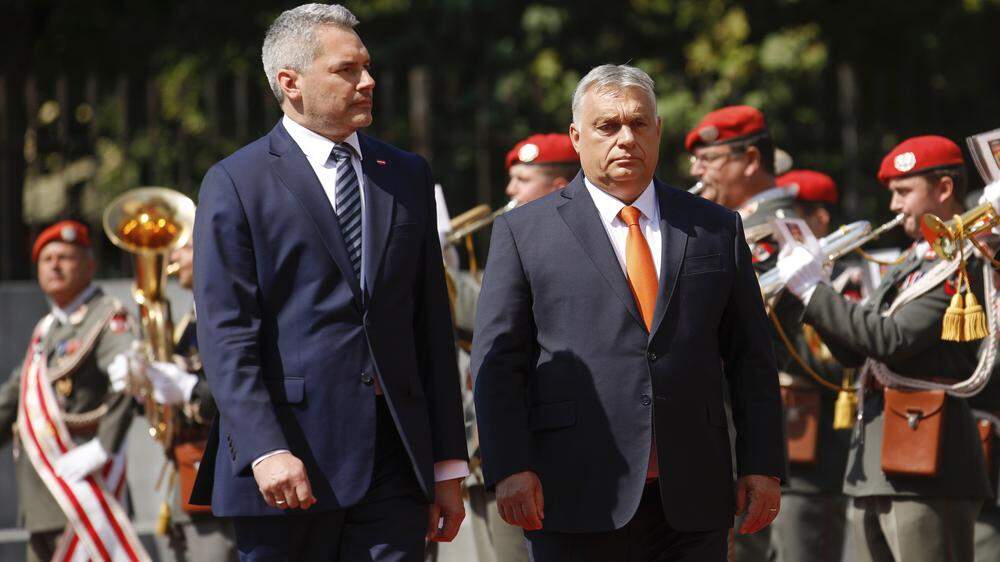 Viktor Orbán (links) sorgte mit rassistischen Provokationen im Vorfeld seines Österreich-Besuchs für Empörung. 