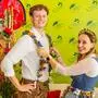 Die beiden Blumenboten des Abends: Eva Bretterklieber und Alexander Hormann