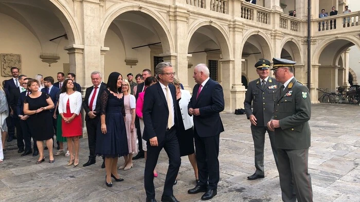 Die Steiermark hat einen neuen Landeshauptmann: Christopher Drexler (ÖVP) wurde Montagvormittag im Landtag gewählt und gleich am Abend in der Wiener Hofburg von Bundespräsident Alexander Van der Bellen angelobt