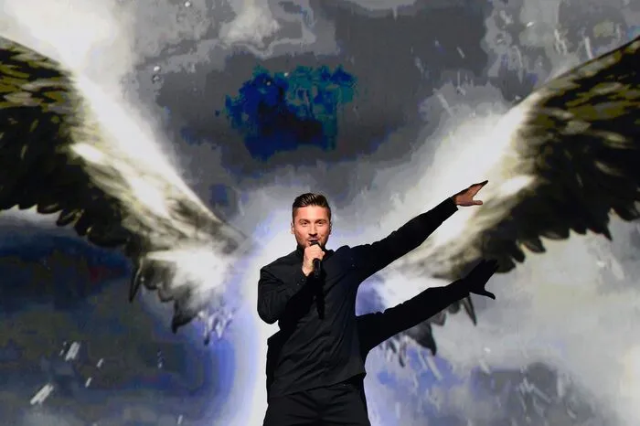 Russland ist dank Sergey Lazarev und seiner effektüberladenen, aber lässigen Show zu "You Are The Only One" der Topfavorit auf den Sieg am Samstag. 