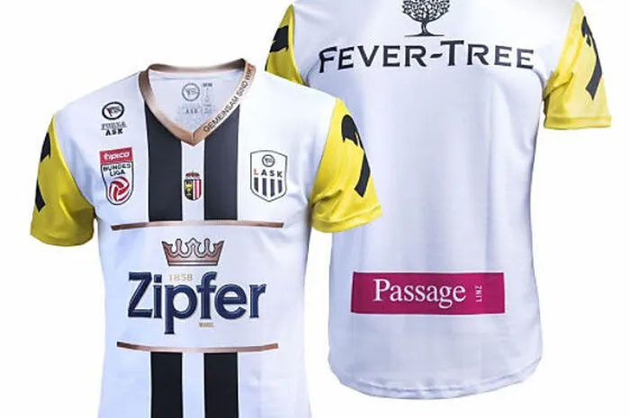 Aufsteiger LASK hat bei den Dressen einen ähnlichen Geschmack wie Sturm und Altach. Auch die Oberösterreicher treten in Schwarz-Weiß an. Kostenpunkt für Fans: 49 Euro.