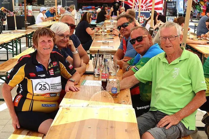 Für viele Radsportler, die die Tour de Mur von Lungau bis Bad Radkersburg beendet haben, bietet das Fest einen tollen Ausklang. 