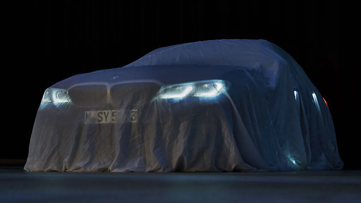 Noch ist der 3er BMW verhüllt