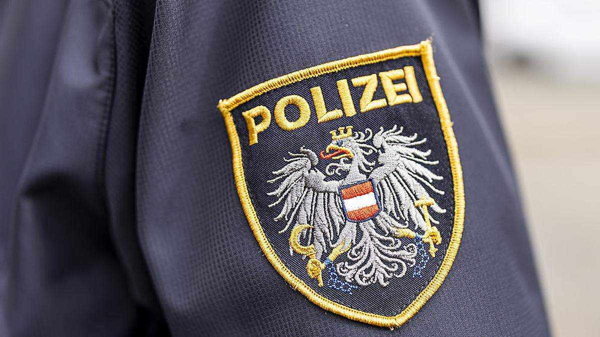 Falsche Polizisten haben in Tirol eine große Menge Geld erbeutet