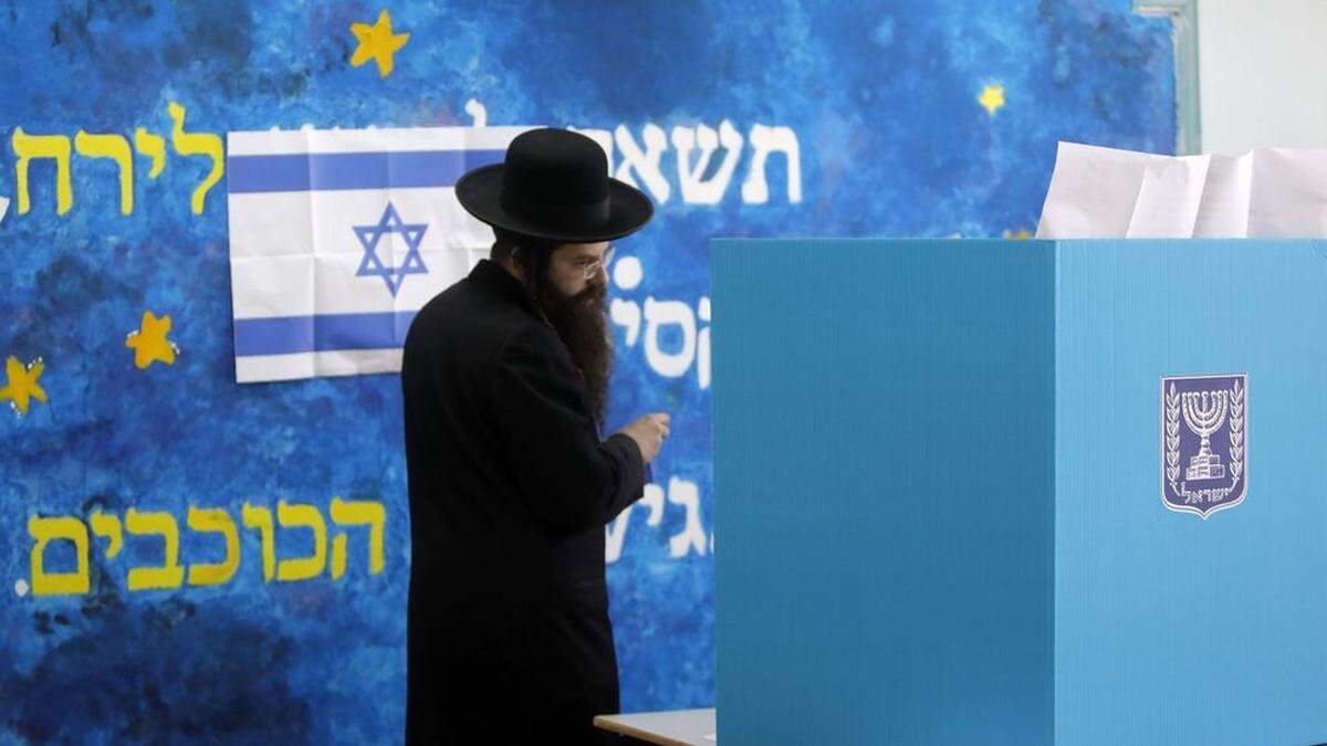 6,3 Millionen Wahlberechtigte sind aufgerufen, die 120 Mitglieder der Knesset neu zu bestimmen 
