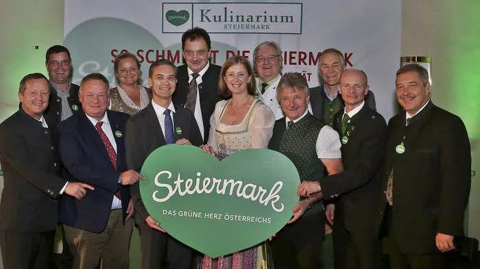 167 Kulinariums-Wirtinnen und -Wirte zählt das Land: Tourismus Landesrätin Barbara Eibinger-Miedl gratulierte im festsaal des Schloss Pöllau 147 steirischen Gast- und 20 Hüttenwirten zur Auszeichnung.
