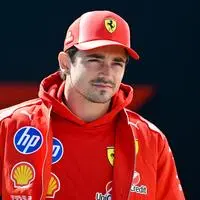 Charles Leclerc bleibt Ferrari treu