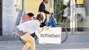 In "The Frame" untersucht Eléctrico 28 das Leben der Stadt 