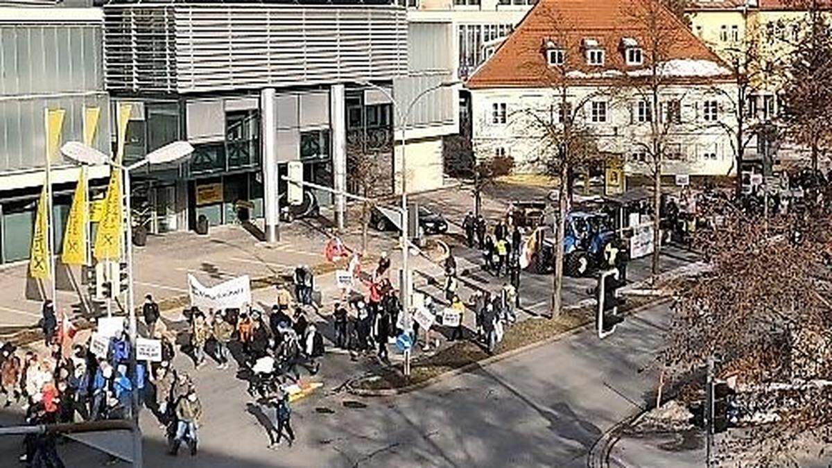 Auch auf dem St. Veiter-Ring waren die Demonstranten unterwegs 