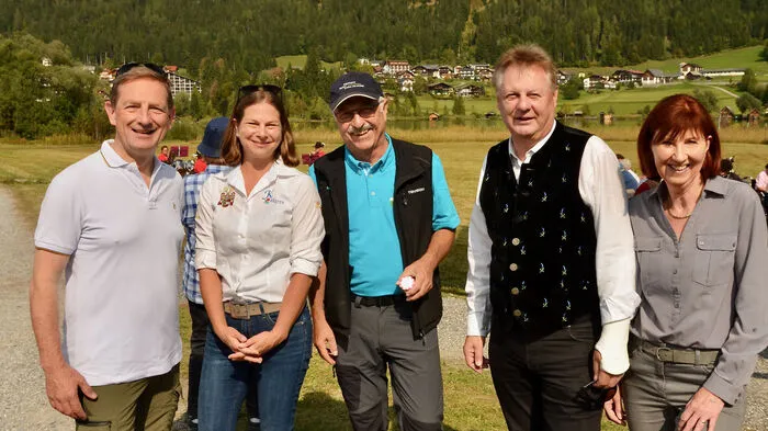 Landtagsabgeordneter Christian Benger, Bürgermeisterin Karoline Turnschek (Weissensee), Naturpark-Obmann Franz Schier, Bürgermeister Leopold Astner (Hermagor) mit Gattin Heidi