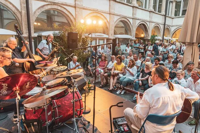Elemente aus Folk und Contemporary Jazz waren gestern Abend zu hören  