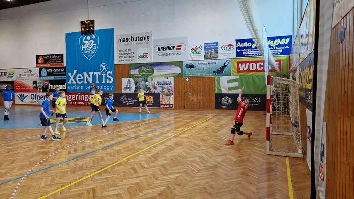 Packende Duelle lieferten sich die 21 Teams von Volksschulen aus der gesamten Steiermark beim 9. Mattenhandballcup in der Sporthalle in Bärnbach.