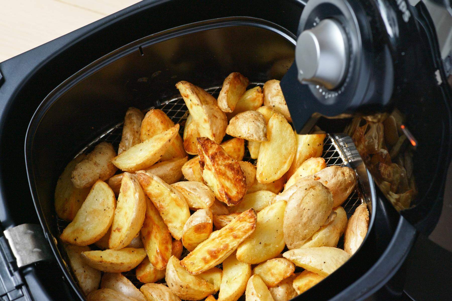 Heißluftfritteuse: Fettarm frittieren: Lohnt sich ein Airfryer wirklich?