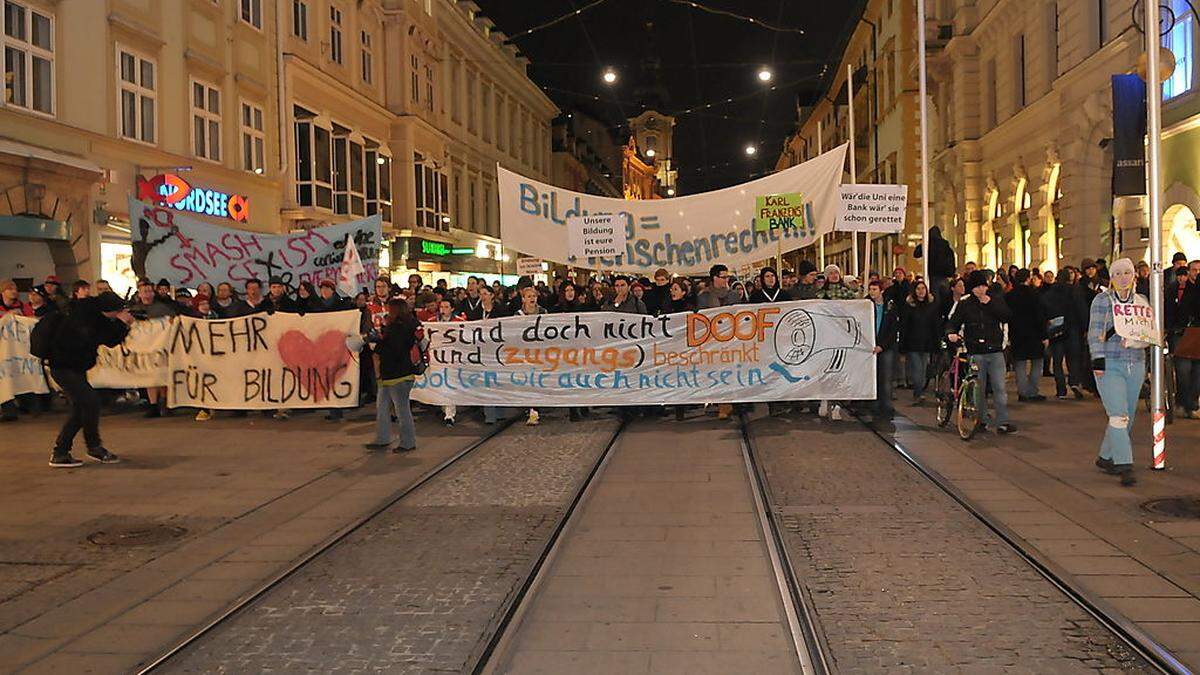 Geht es nach ÖVP und FPÖ, sollen die Gleise bei Demos künftig frei bleiben