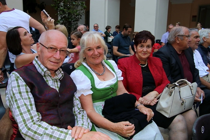 Klicken Sie sich durch die Bilderserie.