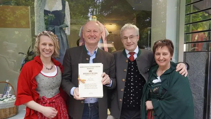 Huby Mayer schrieb dem Kärntner Heimatlied einen eigenen Marsch (von links): Petra Morgenstern, Huby Mayer, Roland und Sylvia Gritzner