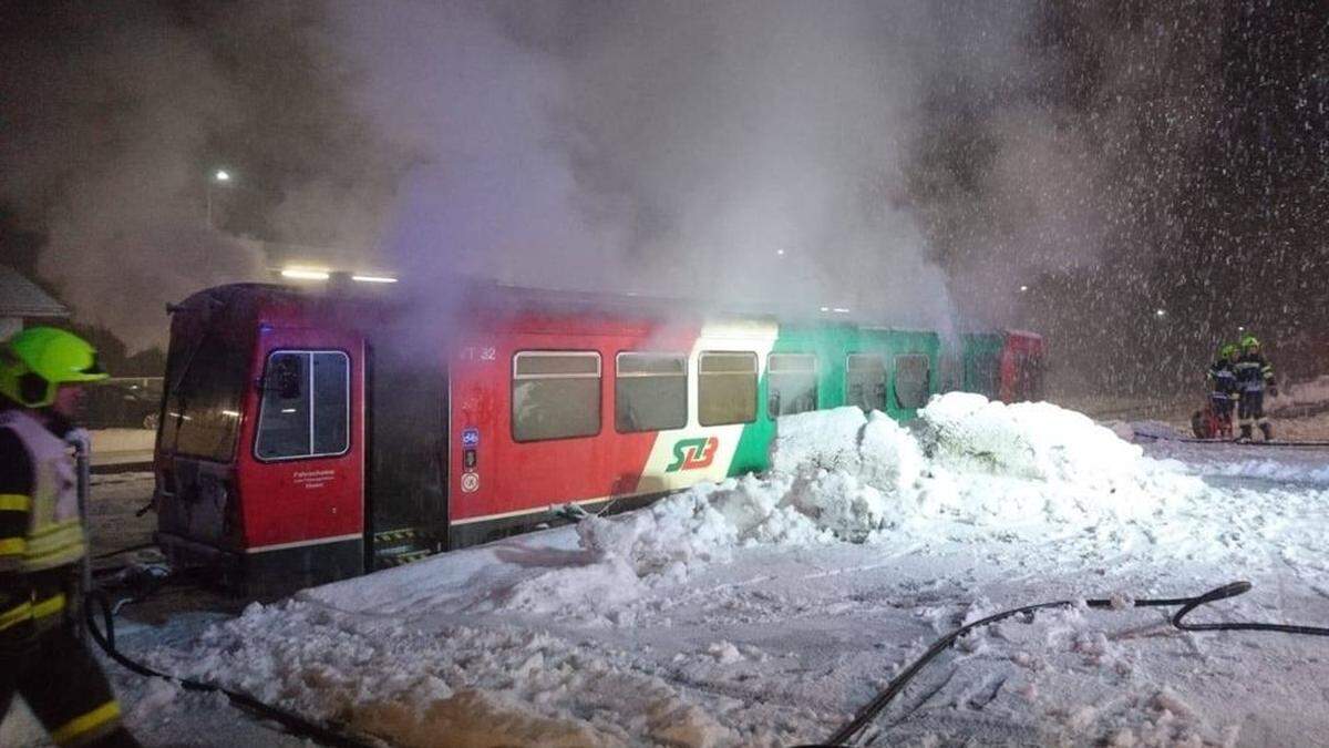 Der brennende Triebwagen