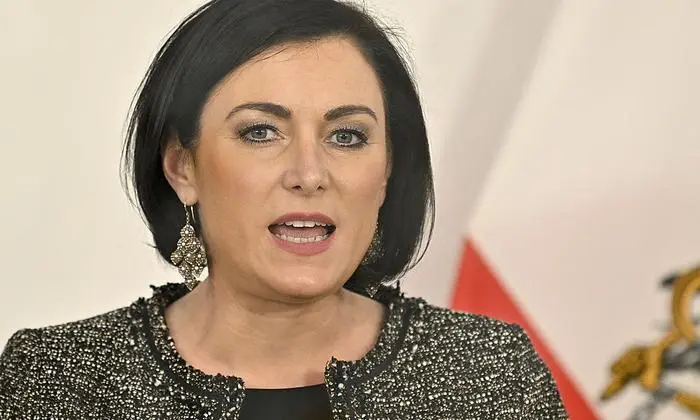 ABD0022_20210119 - WIEN - ÖSTERREICH: Tourismusministerin Elisabeth Köstinger (ÖVP) anl. einer PK 